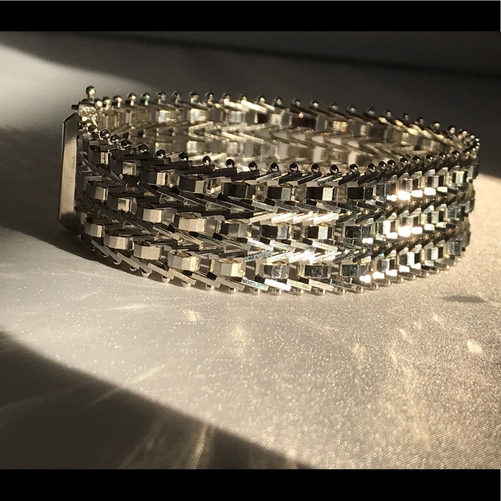 Milor Sterling Diamond-Cut Woven Link Bracelet - Picture 4 of 11